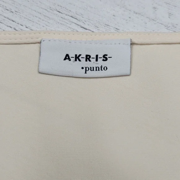 AKRIS punto silk ivory long sleeve bouse, size 6. - Picture 12 of 13